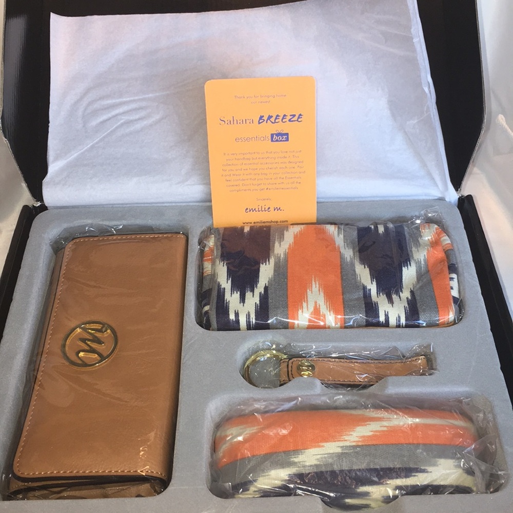Emilie M Essential Gift Box Set - Picture 2 of 9